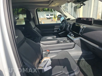2025 Ford Expedition Platinum - miniatura 8