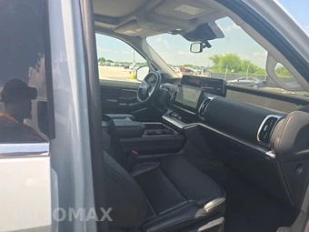 2025 Ford Expedition Platinum - miniatura 8