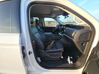 2025 Ford Expedition Platinum - miniatura 8