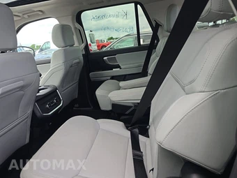 2025 Ford Expedition Platinum - miniatura 9