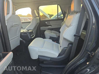 2025 Ford Expedition Platinum - miniatura 9