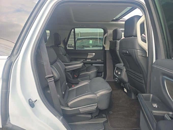 2025 Ford Expedition Platinum - miniatura 17