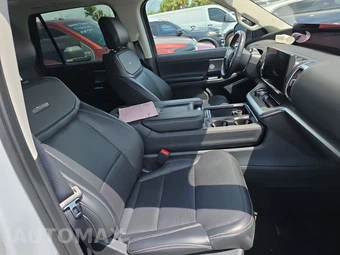 2025 Ford Expedition Platinum - miniatura 8