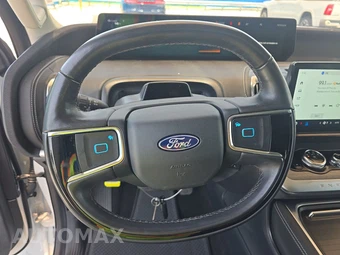 2025 Ford Expedition Platinum - miniatura 10