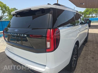 2025 Ford Expedition Platinum - miniatura 4