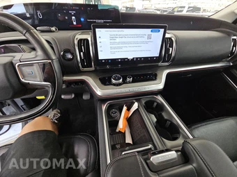 2025 Ford Expedition Platinum - miniatura 11