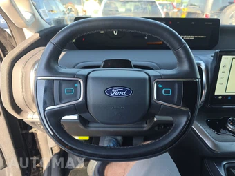 2025 Ford Expedition Platinum - miniatura 10