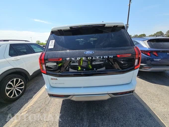 2025 Ford Expedition Platinum - miniatura 14