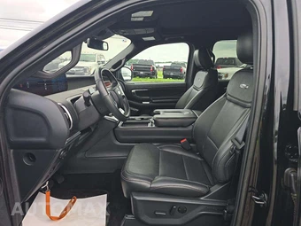 2025 Ford Expedition Platinum - miniatura 6