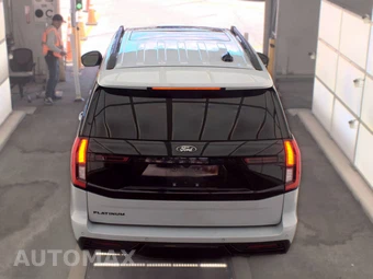 2025 Ford Expedition Platinum - miniatura 5