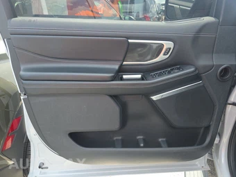 2025 Ford Expedition Platinum - miniatura 9