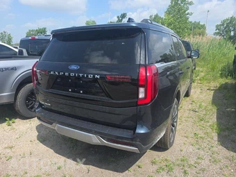 2025 Ford Expedition Platinum - miniatura 4