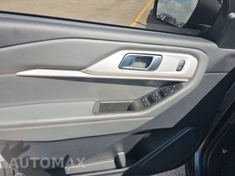 2025 Ford Explorer Active - miniatura 9
