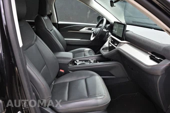 2025 Ford Explorer Active - miniatura 13