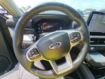 2025 Ford Explorer Active - miniatura 10