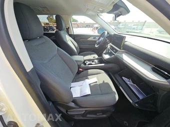 2025 Ford Explorer Active - miniatura 8
