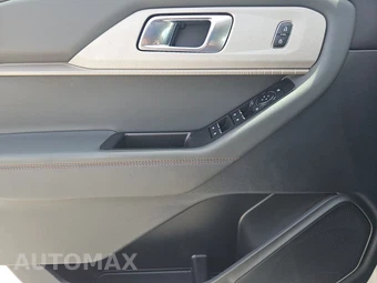 2025 Ford Explorer Active - miniatura 15