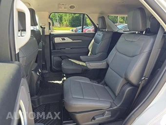 2025 Ford Explorer Active - miniatura 13