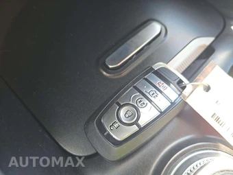 2025 Ford Explorer Active - miniatura 8