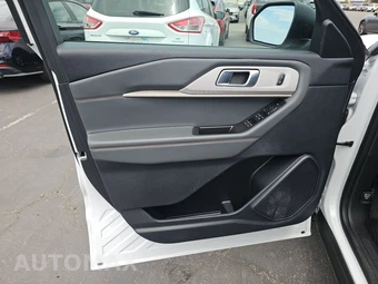 2025 Ford Explorer Active - miniatura 9