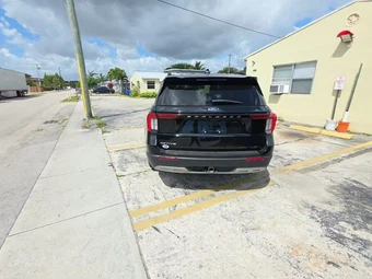 2025 Ford Explorer Active - miniatura 4