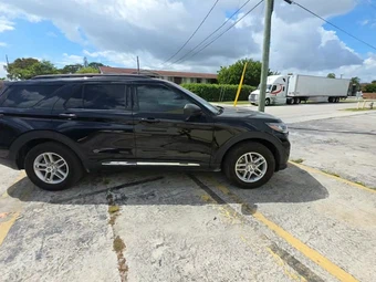 2025 Ford Explorer Active - miniatura 5