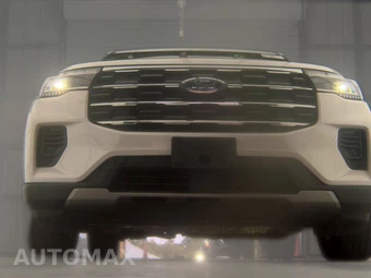2025 Ford Explorer Active - miniatura 3