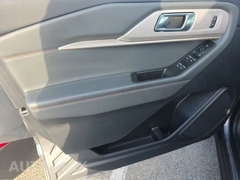2025 Ford Explorer Active - miniatura 15