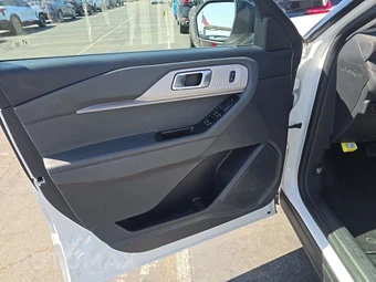 2025 Ford Explorer Active - miniatura 9