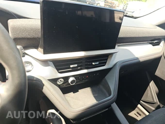 2025 Ford Explorer Active - miniatura 16
