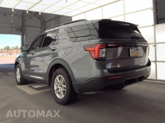 2025 Ford Explorer Active - miniatura 8