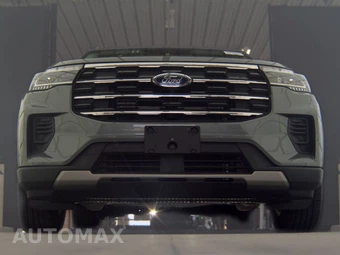 2025 Ford Explorer Active - miniatura 3