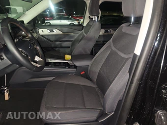 2025 Ford Explorer Active - miniatura 13