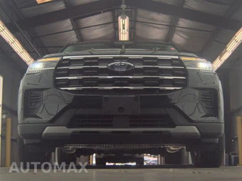 2025 Ford Explorer Active - miniatura 3