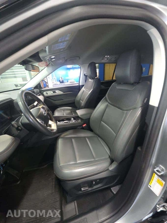 2025 Ford Explorer Active - miniatura 6