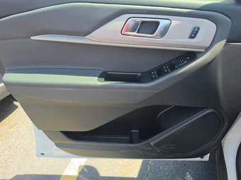 2025 Ford Explorer Active - miniatura 15