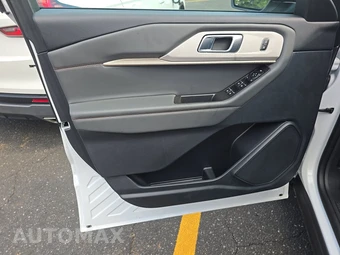 2025 Ford Explorer Active - miniatura 9