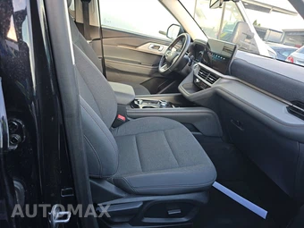 2025 Ford Explorer Active - miniatura 8