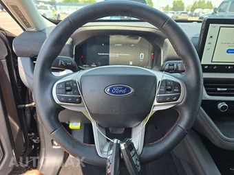 2025 Ford Explorer Active - miniatura 10