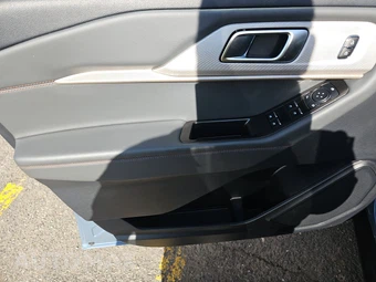 2025 Ford Explorer Active - miniatura 23
