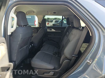 2025 Ford Explorer Active - miniatura 9
