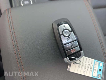2025 Ford Explorer Active - miniatura 5