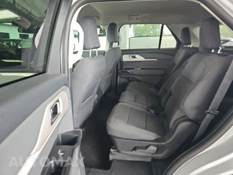 2025 Ford Explorer Active - miniatura 13