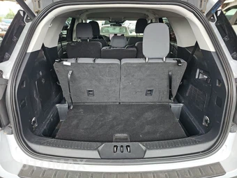 2025 Ford Explorer Active - miniatura 18