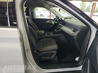 2025 Ford Explorer Active - miniatura 8