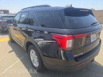 2025 Ford Explorer Active - miniatura 6