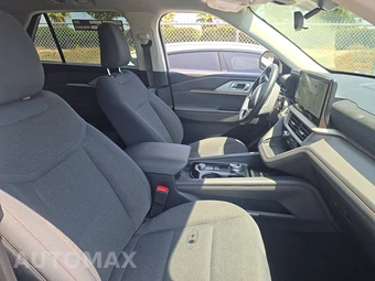 2025 Ford Explorer Active - miniatura 8
