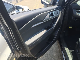 2025 Ford Explorer Active - miniatura 9