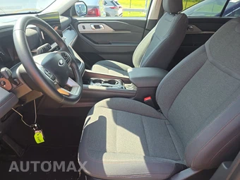 2025 Ford Explorer Active - miniatura 13