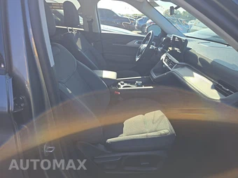 2025 Ford Explorer Active - miniatura 8